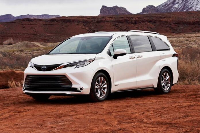 2022_toyota_sienna_passenger-minivan_limited-7-passenger_fq_oem_2_815x543