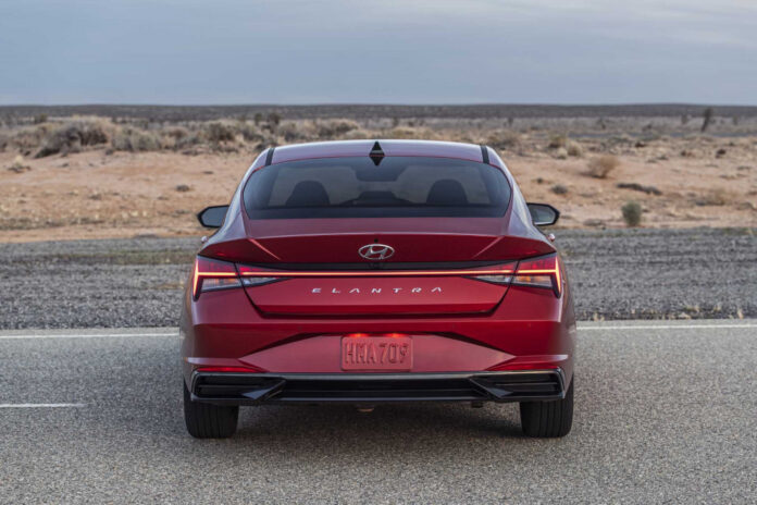 2021-hyundai-elantra_-2